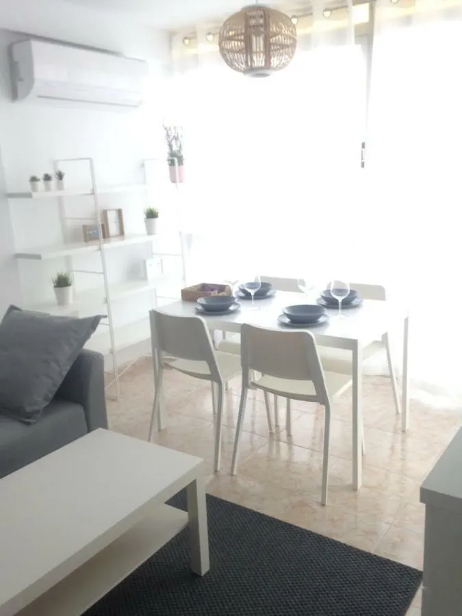 Apartamento California A Un Paso De La Playa Hotel Torre Del Mar Spain